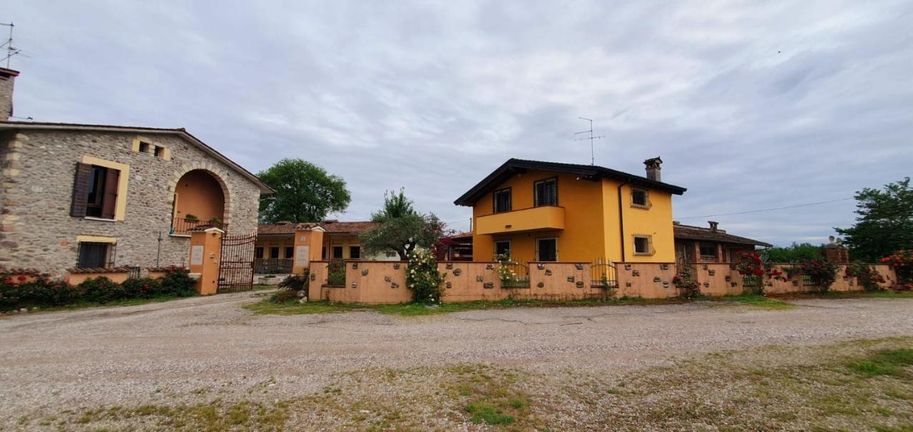 Valle Segreta Valeggio sul Mincio Exteriör bild